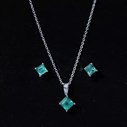 2 CT Princess Cut Emerald Solitaire Jewelry Set