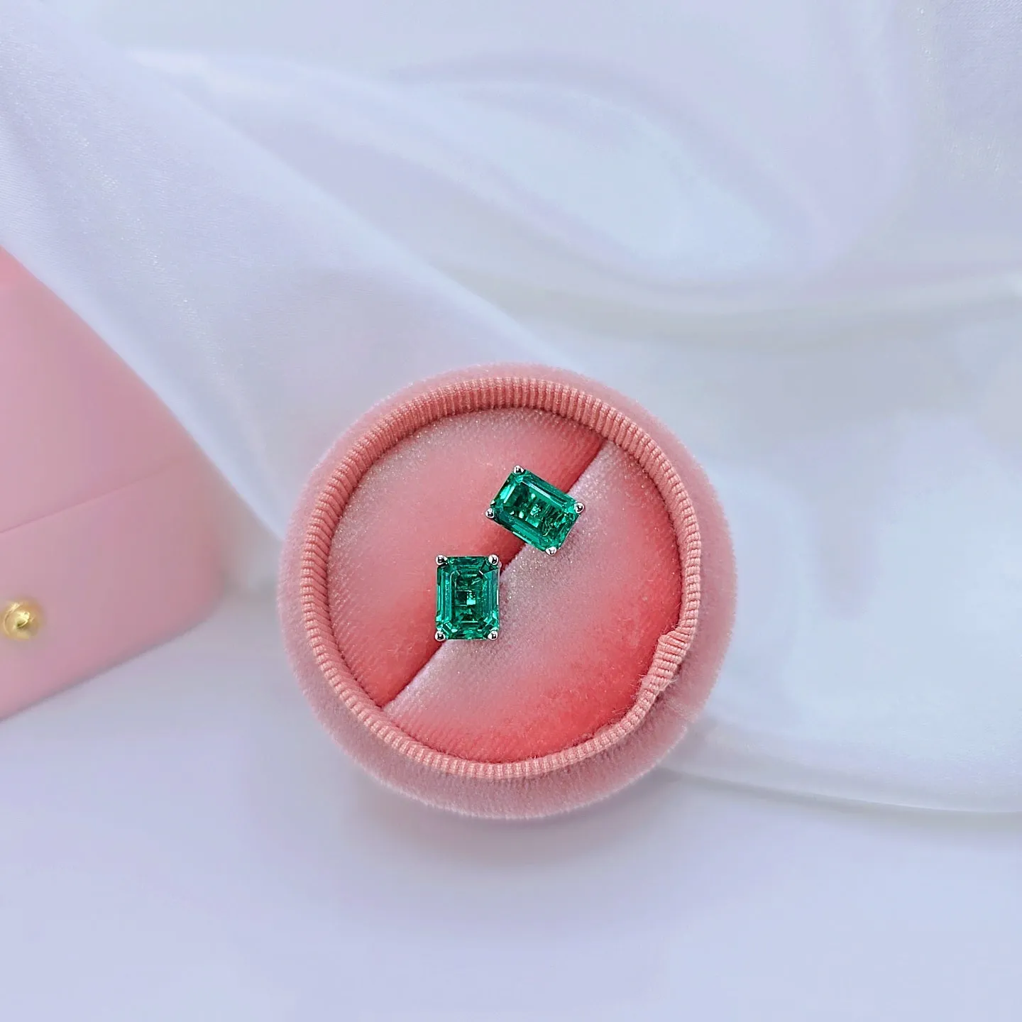 2.0 Ct Colombian Cultivated Emerald Earrings