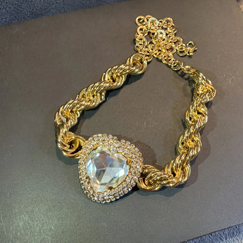 Fashion Golden Heart Crystal Choker Necklaces for Women Geometric Chain Necklaces