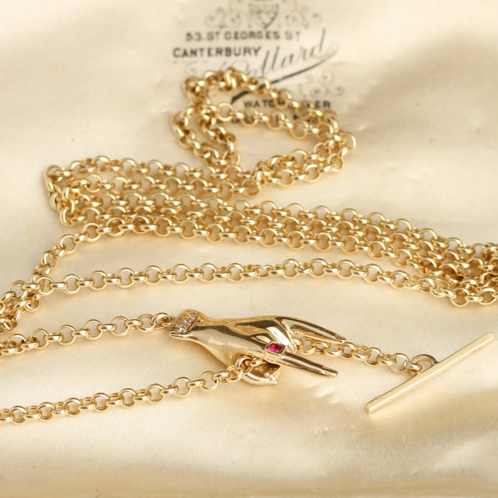 Mano Cornuto Lariat Necklace