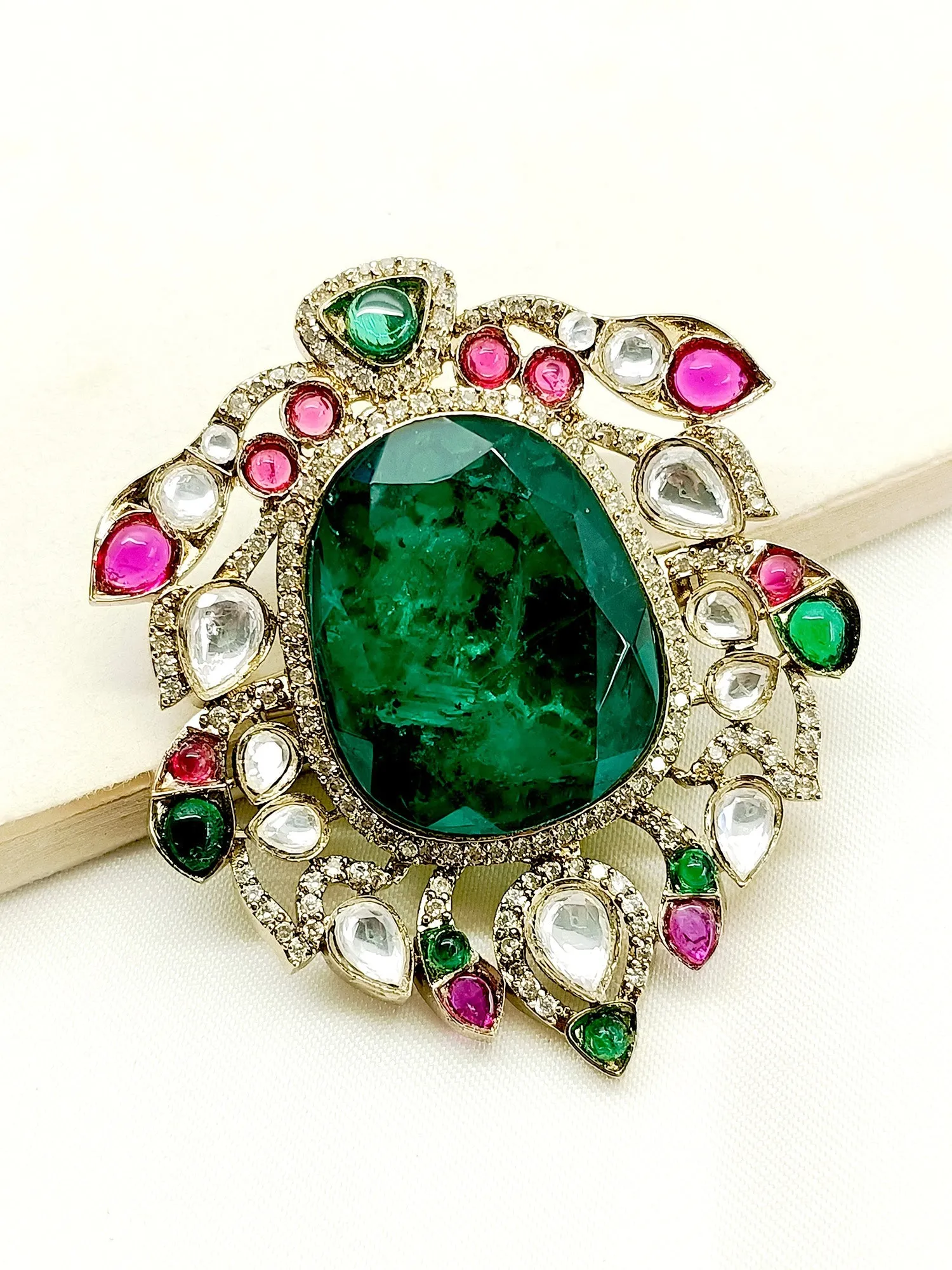 Naksh Green Men's Brooch